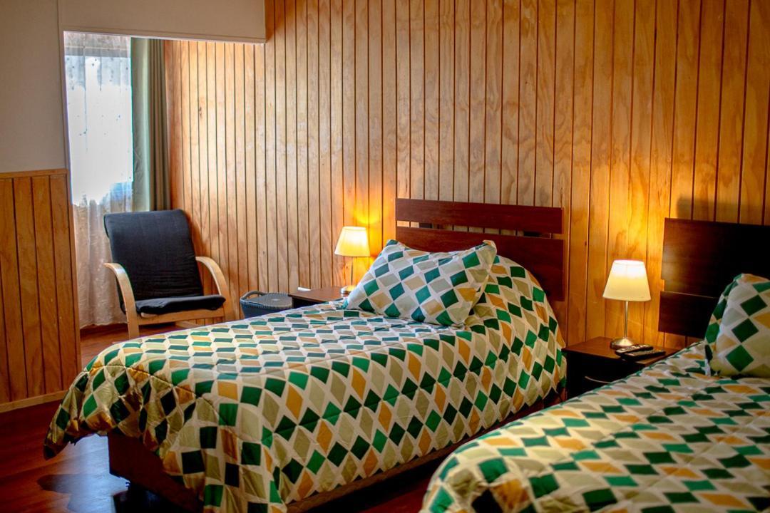 Roble Austral Hostal Coyhaique Exterior foto
