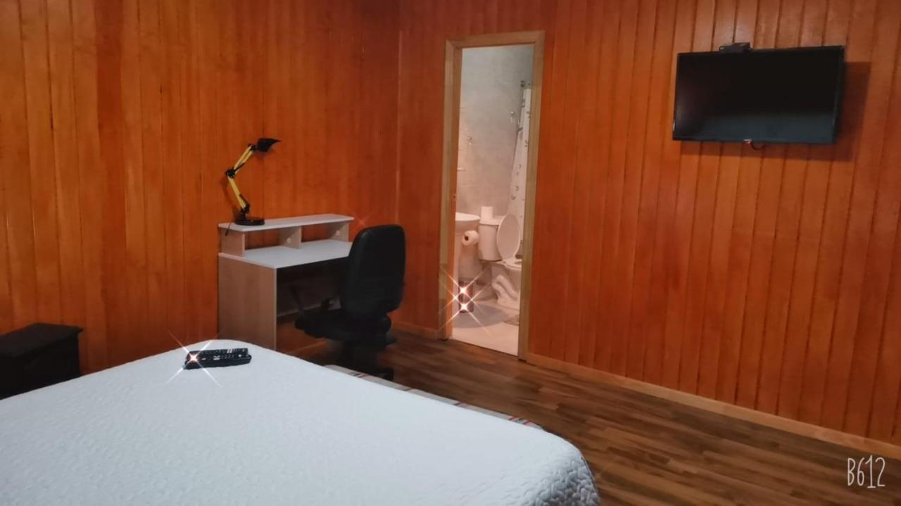 Roble Austral Hostal Coyhaique Exterior foto